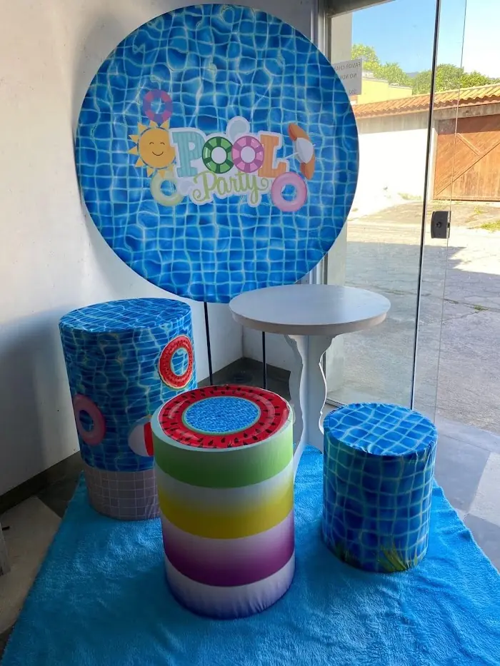 Decoração Pool party (solicitar foto do kit montado).JPG - Verônica Festas